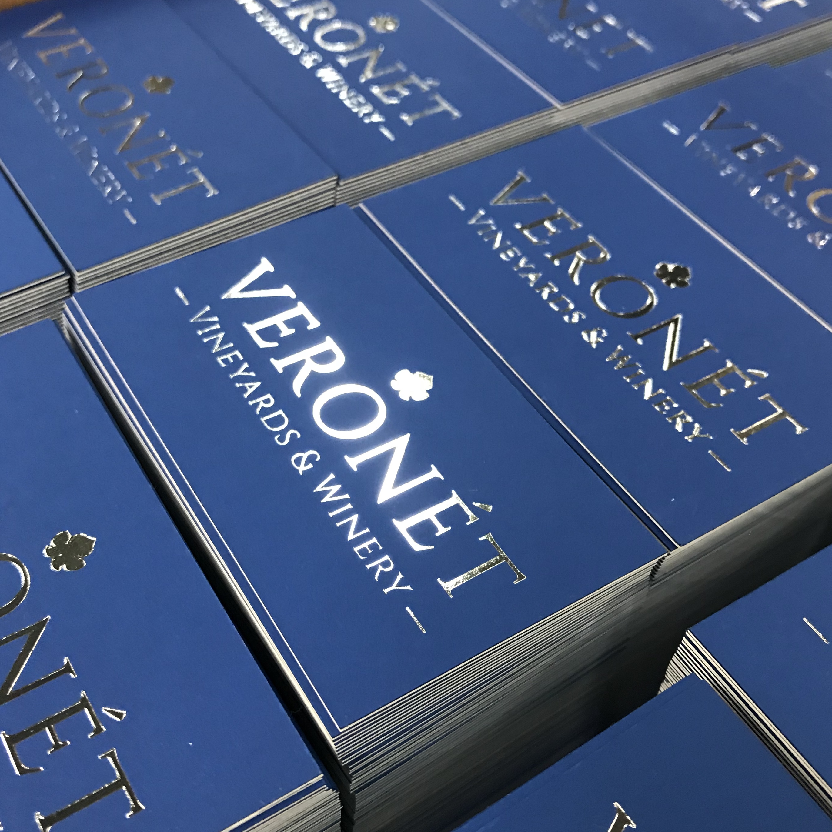 Foil-stamped business cards for Veronet Vineyards & Winery